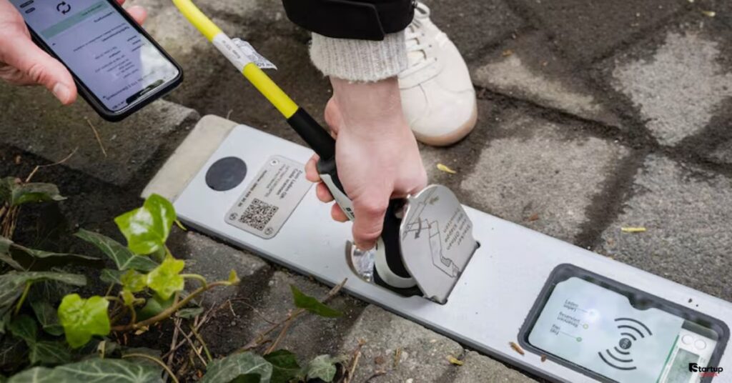 Seamless Urban Integration, Curbside Charger